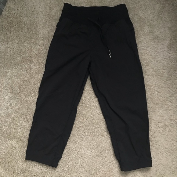 Lululemon Studio Crop II - Picture 4 of 8